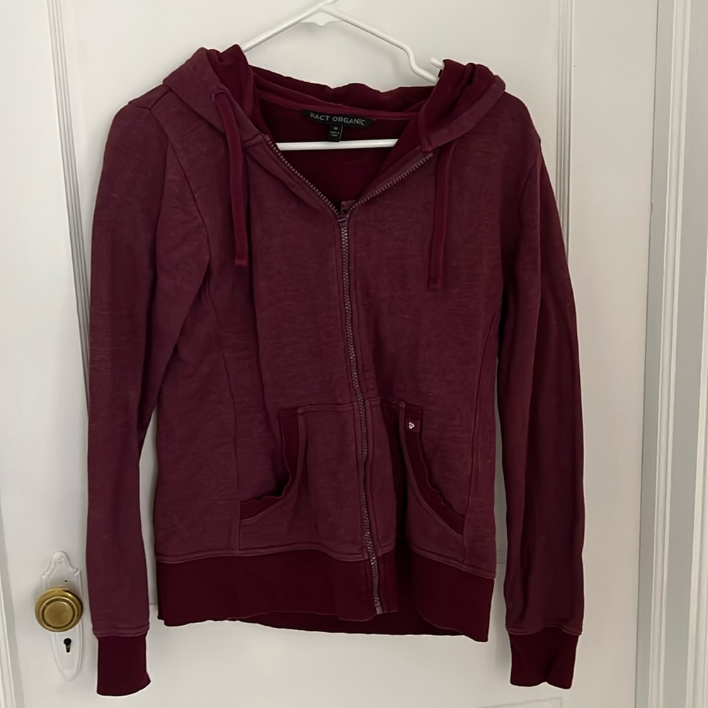 Pact zip up sweatshirt EUC burgundy medium